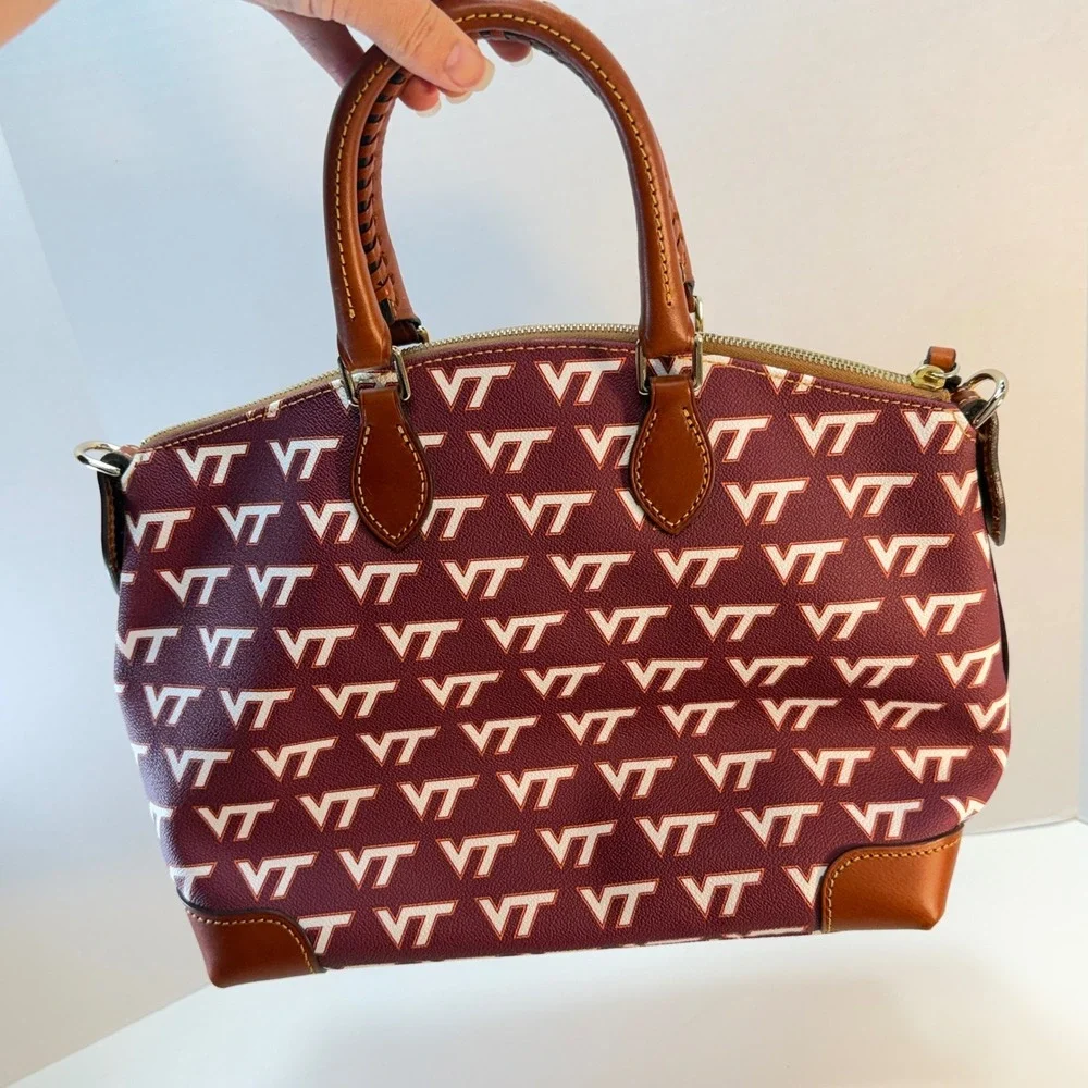 Dooney & Bourke excellent pre
